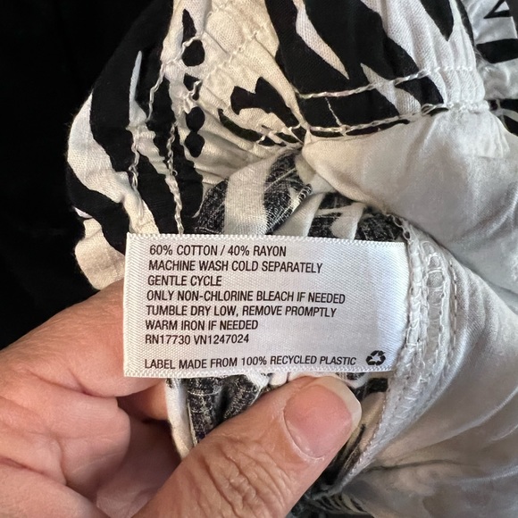 Knox Rose Heather Black Floral Pant - Picture 3 of 6